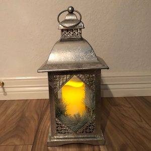 Beautiful addition to your holiday decor! Provides a warm glow to any tabletop!